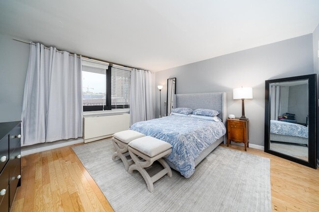 Building Photo - 700 Grove St