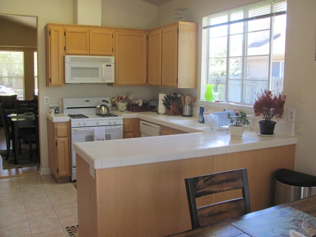 Building Photo - Single level Home in the Orcutt Neighborhood