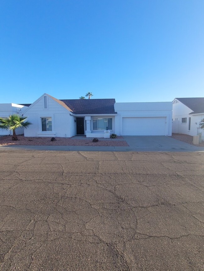 Building Photo - Nice 2/2 plus a den in Turtle Rock 6 for l...