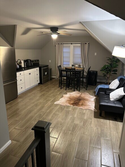 Building Photo - 66 Maplewood Ave