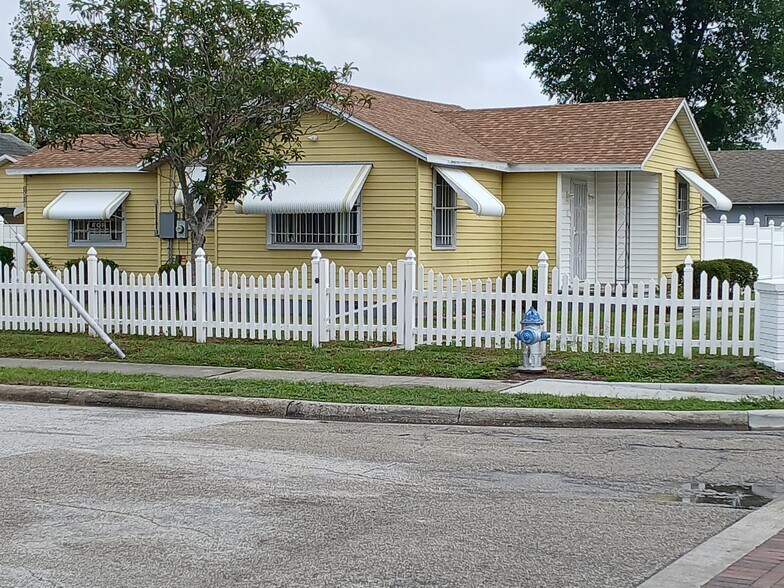 Primary Photo - 1510 25th St