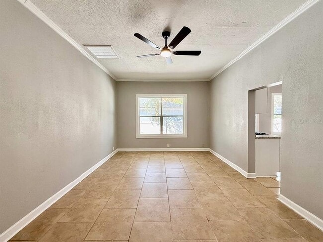 Building Photo - 1216 E 24th Ave