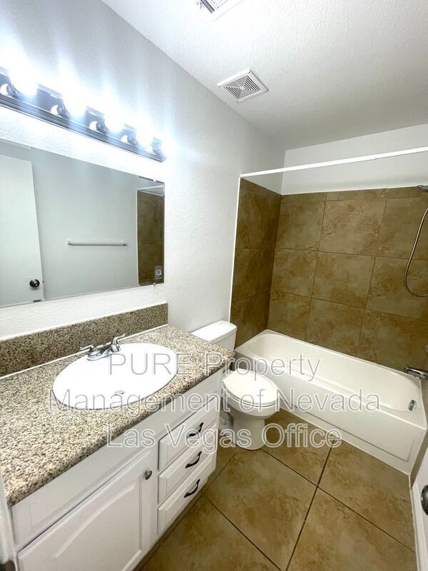 Building Photo - 3512 Rio Robles Dr