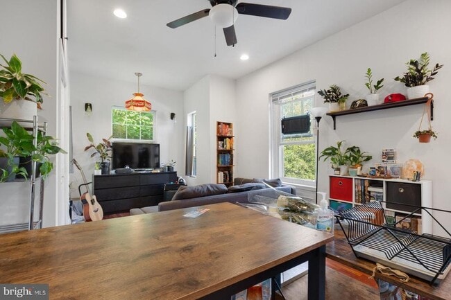 Building Photo - 618 N 40th St