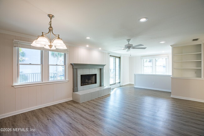 Building Photo - 2008 Ocean Dr S