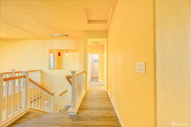 Building Photo - 5476 Summerfield Dr