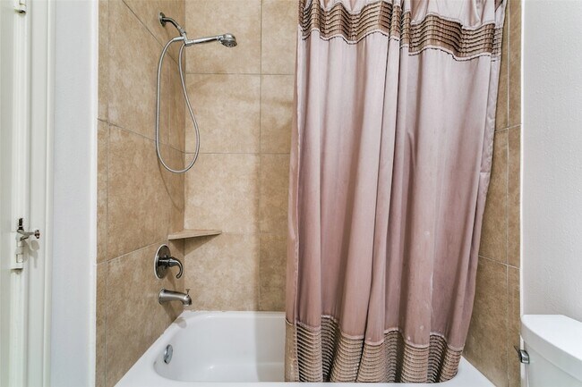 Building Photo - 5742 Kiam St