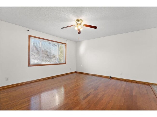 Building Photo - 13753 Glenhurst Ave