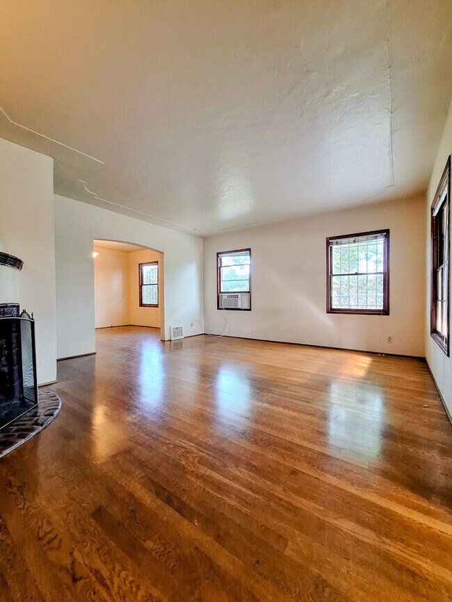 Building Photo - 1505-1507 Lincoln Ave