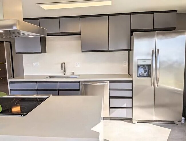 Building Photo - 145 Lawson Rd