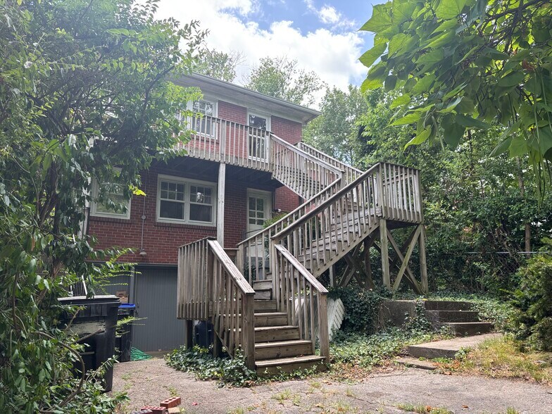 Building Photo - 1233 Bates Ct