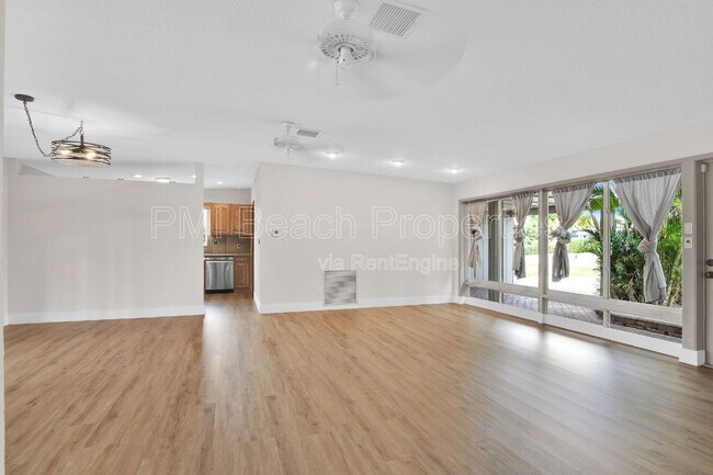 Building Photo - 2431 Key Largo Ln