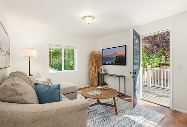 Building Photo - 18811 SE 42nd St