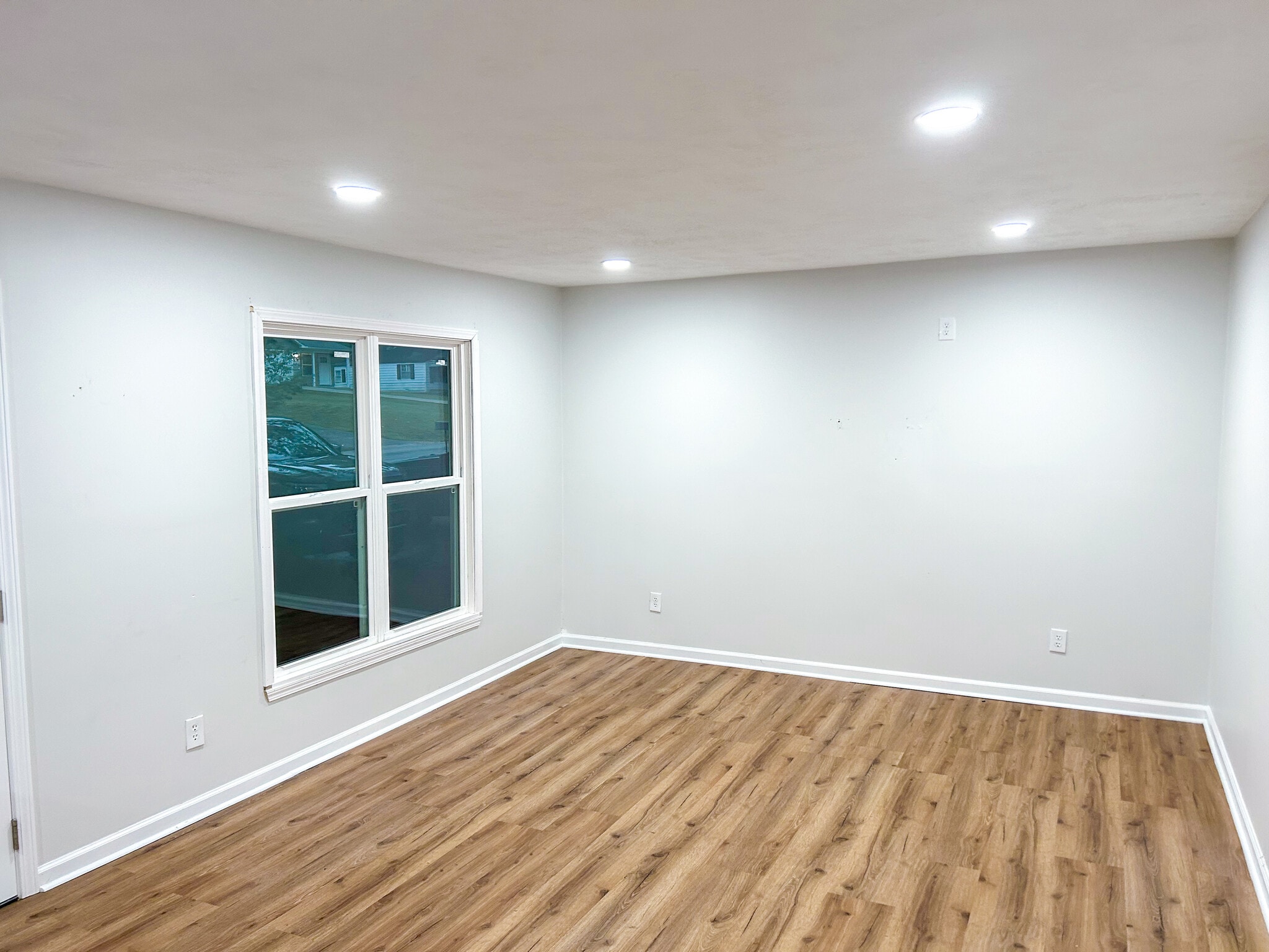 Building Photo - 3021 Wahl St