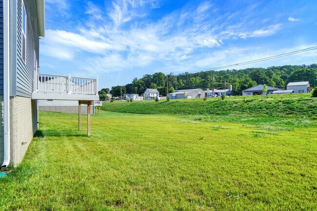 Building Photo - 69 Summerfield Dr