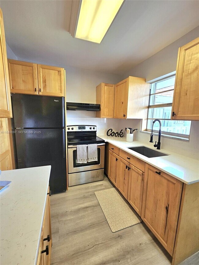 Building Photo - 1490 NW 43rd Ave