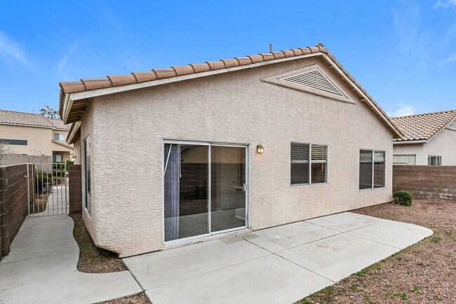 Building Photo - 1070 Warm Canyon Way