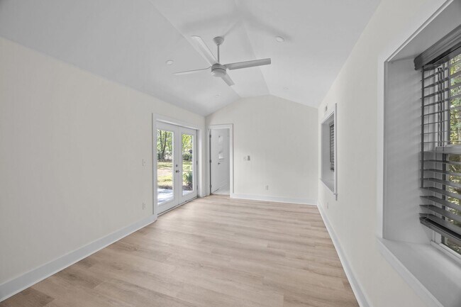 Building Photo - Impeccably Renovated Brick Ranch on James ...