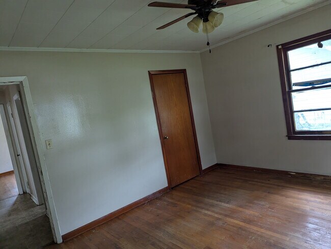 Building Photo - 1818 Par Rd 1-391