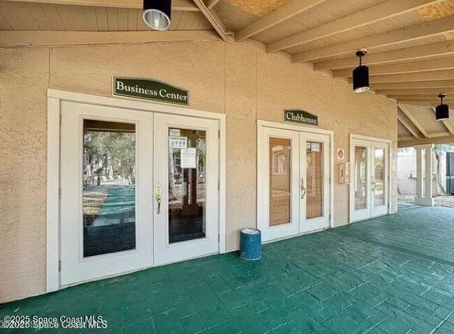 Building Photo - 7667 N Wickham Rd