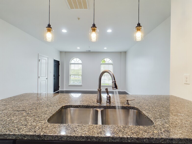 Building Photo - 6479 Jack Linton Dr S