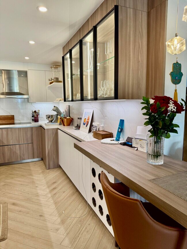 Building Photo - 200 W Camino Real