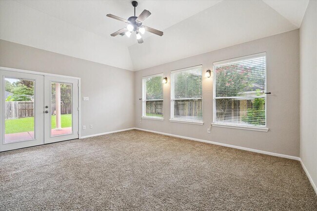 Building Photo - 4422 Roundtree Ln