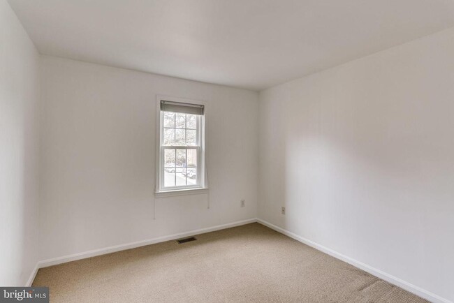 Building Photo - 839 N Greenbrier St