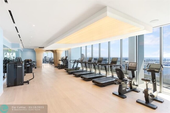 Building Photo - 1000 Brickell Plaza