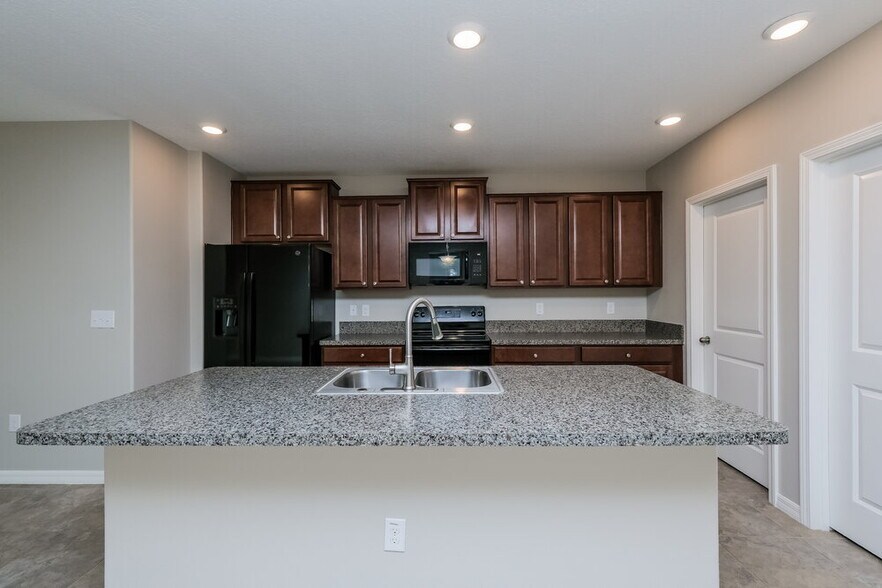 Building Photo - 15425 Broad Brush Dr