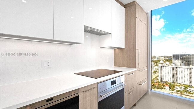 Building Photo - 153 N Seabreeze Blvd