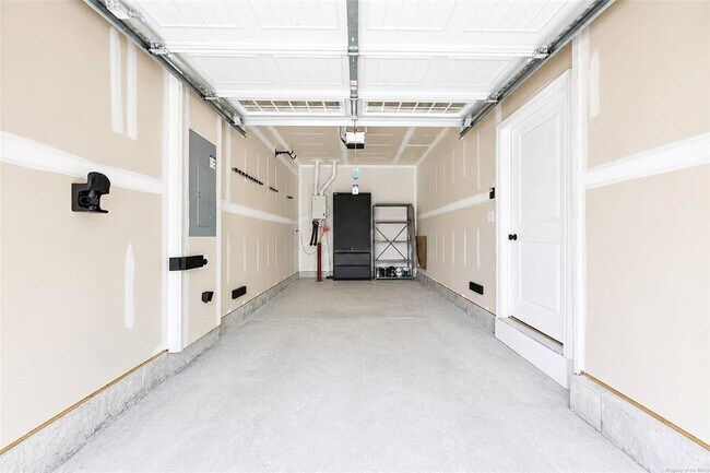 Building Photo - 141 Stegg St