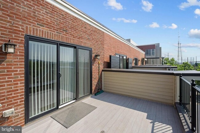 Building Photo - 621 Parkside Pl NE