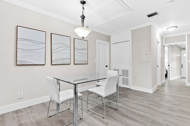 Building Photo - 3120 SW 27th St
