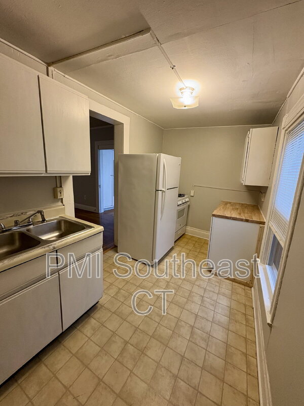 Building Photo - 79 Garfield Ave