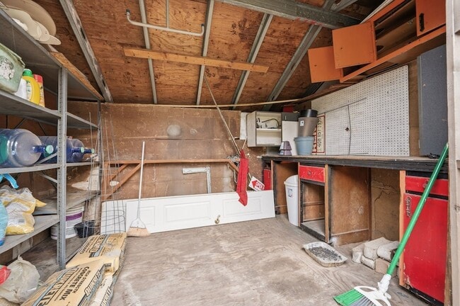 Building Photo - 328 Anita Ave