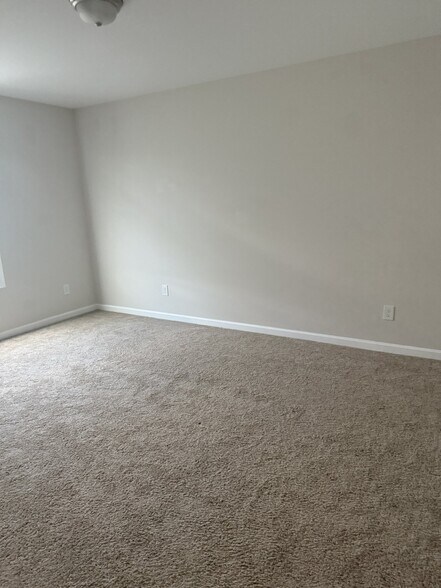 Building Photo - 85 Ridge Cir Dr