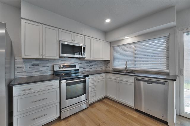 Building Photo - 4849 Alta Oaks Ct