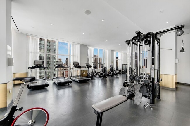 Building Photo - 305 E 51st St