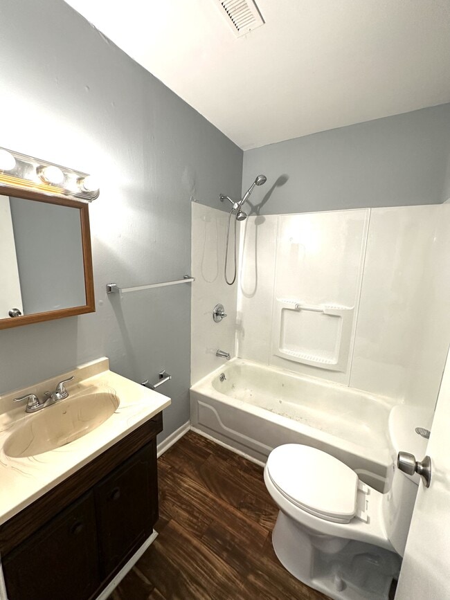 Building Photo - 8819 E Winner Rd