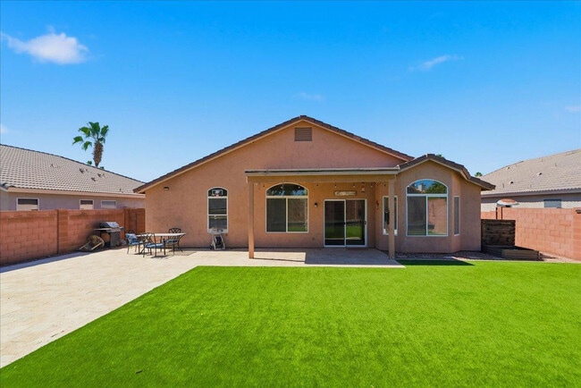 Building Photo - 4414 E Villa Rita Dr