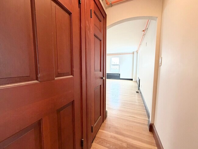 Building Photo - 3 1/2 Buffum St