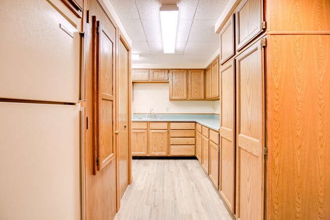 Building Photo - Gorgeous Three Bedroom Available 8/5/25!