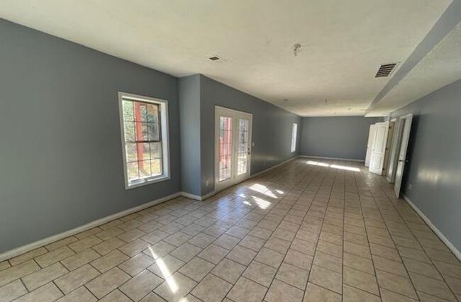 Building Photo - 105 Amy Ct