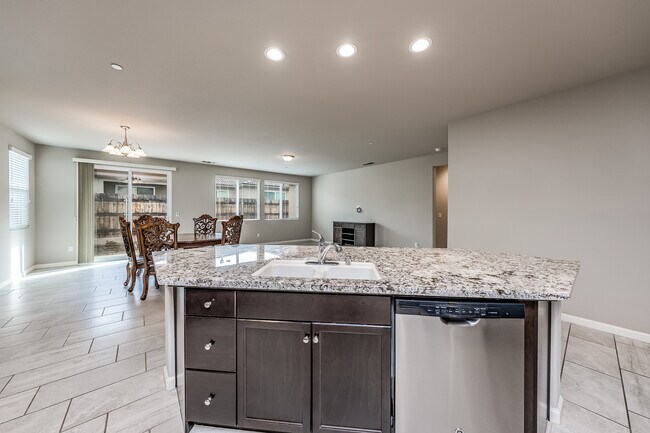 Building Photo - 3555 Encino Ave