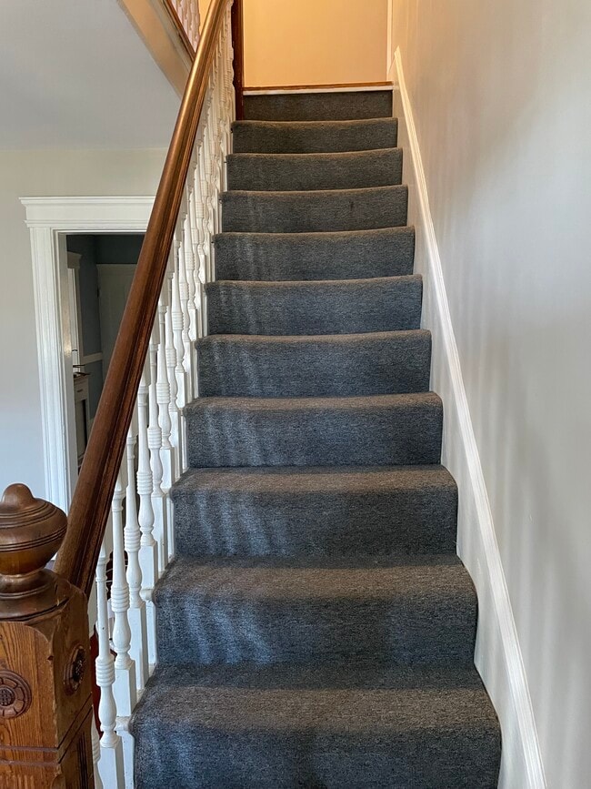 Building Photo - 381 Ward St