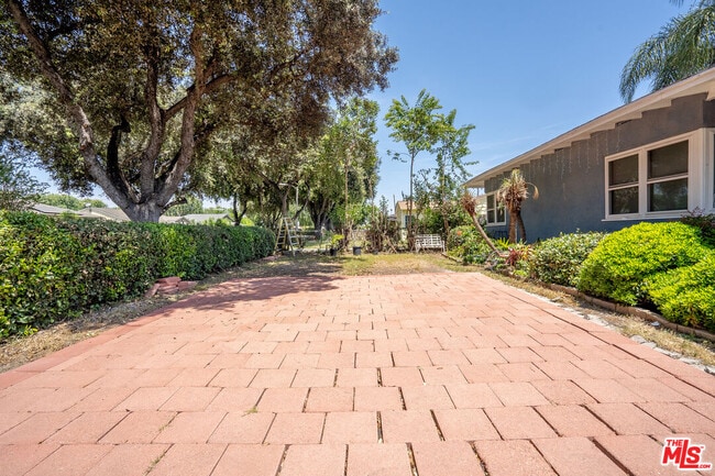 Building Photo - 214 N Martha Pl