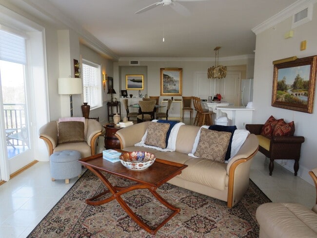 Building Photo - Harborside Club at 70W