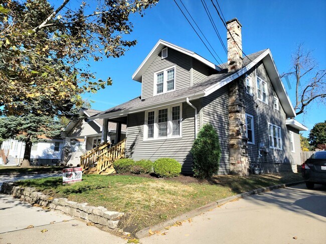 Primary Photo - 6743 12th Ave