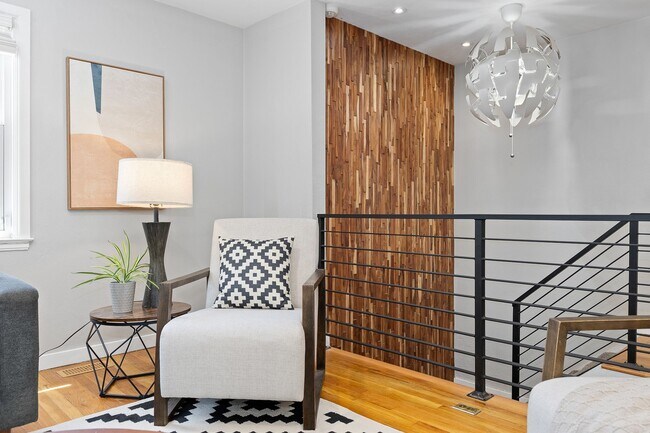 Building Photo - Recently Updated Home in Prime Sunnyside N...